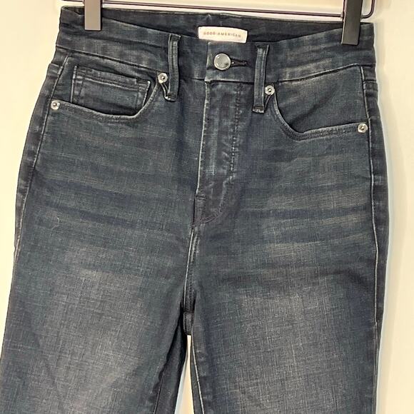 Good American Good Waist Size 2/26 Tapered Leg Denim Jeans Raw Hem in Blue631 - Picture 4 of 14